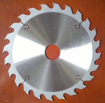 La circulaire de CTT scie la lame pour la coupe en bois
