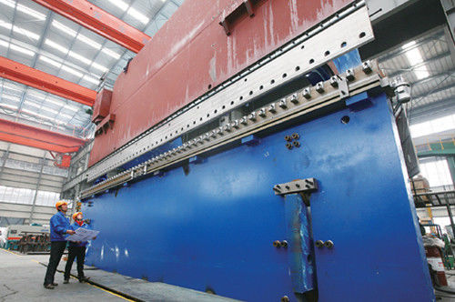 2 सेट तुल्यकालन के साथ मिलकर काम करना सीएनसी के साथ हाइड्रोलिक पाइप झुकने मशीन