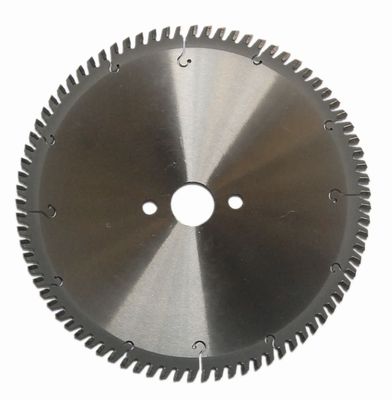 Profesjonalnym TCT ostrzenia brzeszczotów drewno na aluminium, stal